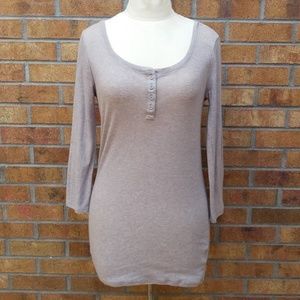 Gap*tan*small*long legnth in body tee
